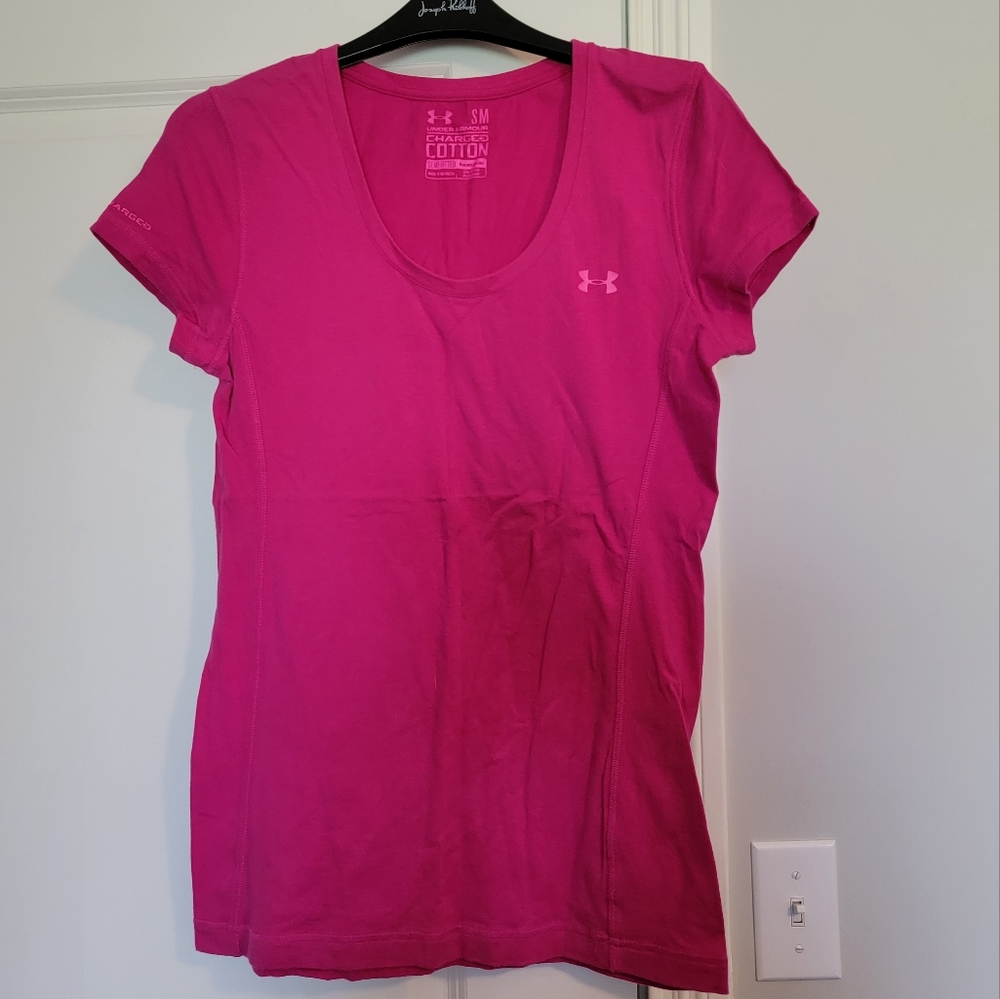 Under Armour, pink, semi fitted, size small, heat gear short sleeve top